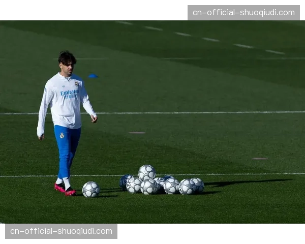 皇马全队飞抵曼彻斯特，备战欧冠四分之一决赛首回合